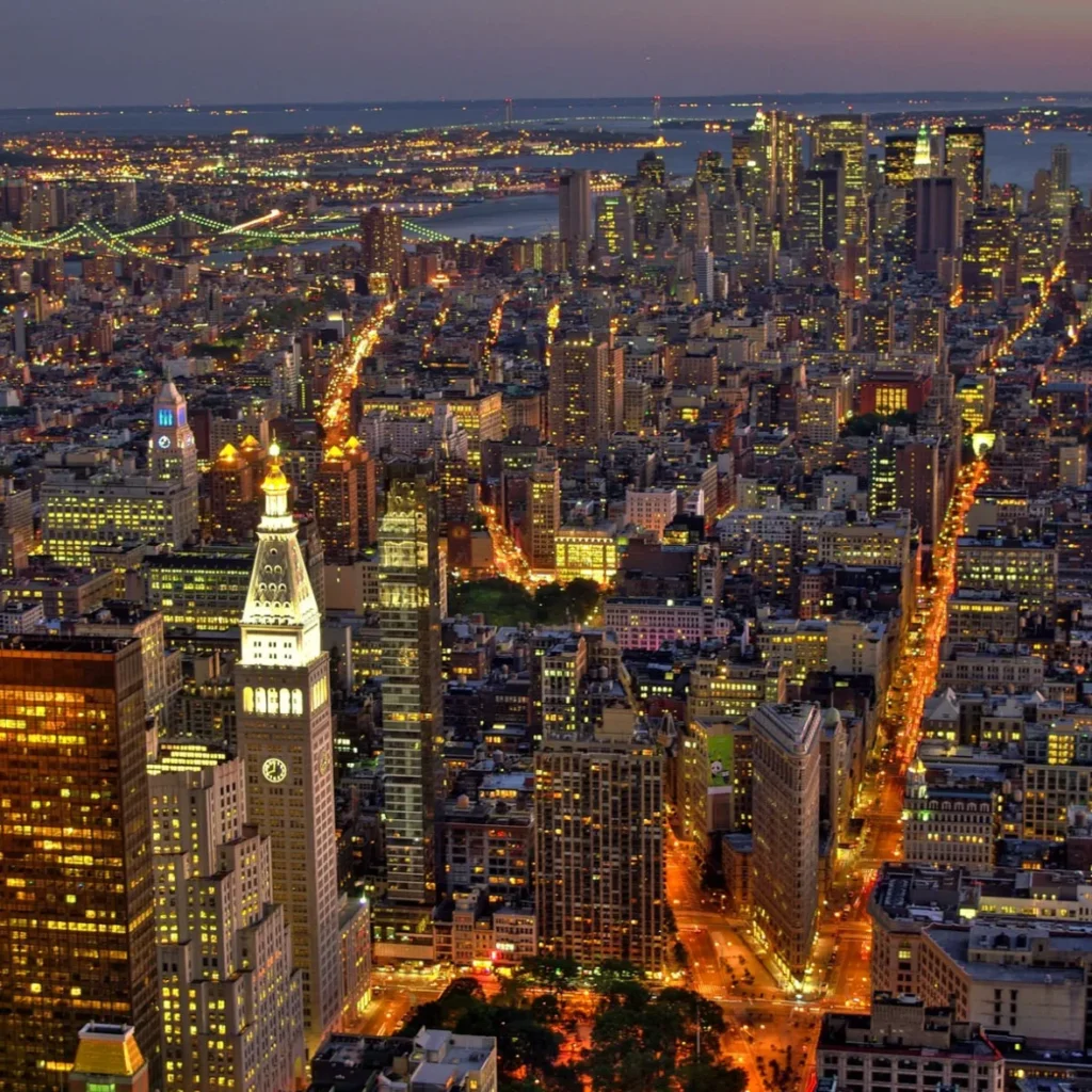 Safe and comfortable private boat tour in NYC for families.