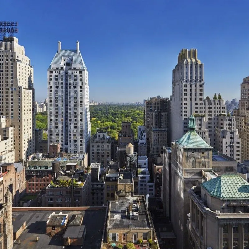 Private boat tour in NYC designed for families and small groups.